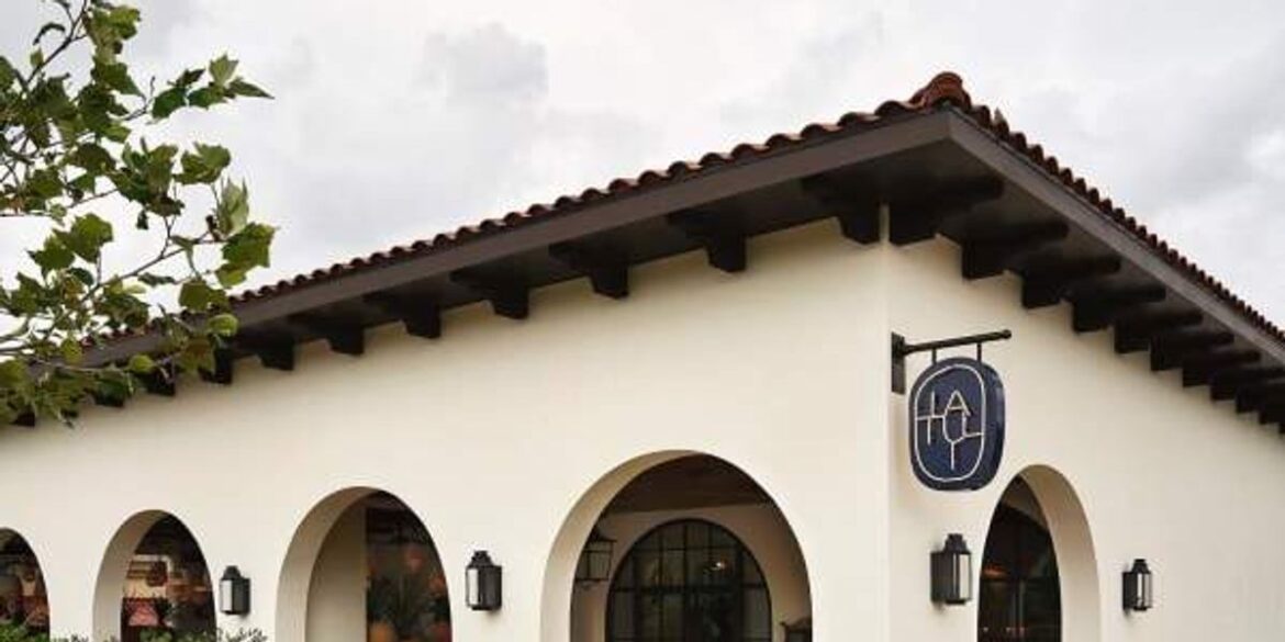 Chef Bryan Caswell opens Latuli restaurant in Houston