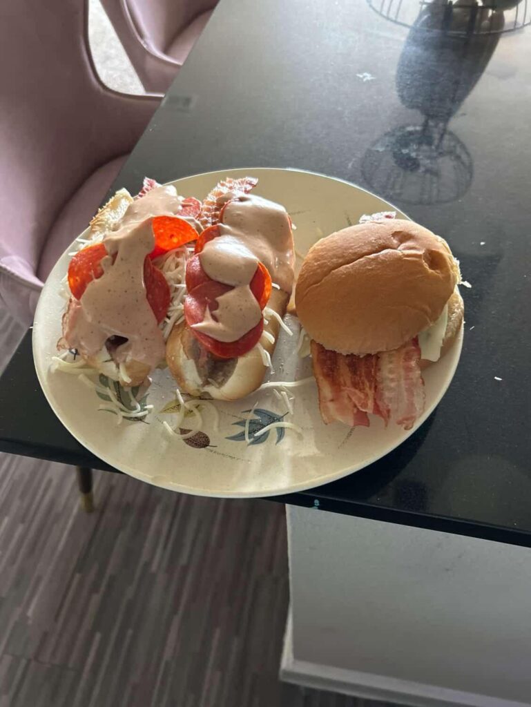 Going through a divorce right now but this place has kept me sane ❤️ i hope you guys enjoy my sandwiches as much as i did.