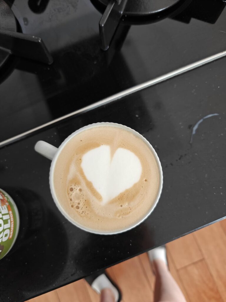 How to make decent latte art? How to make decent latte art?