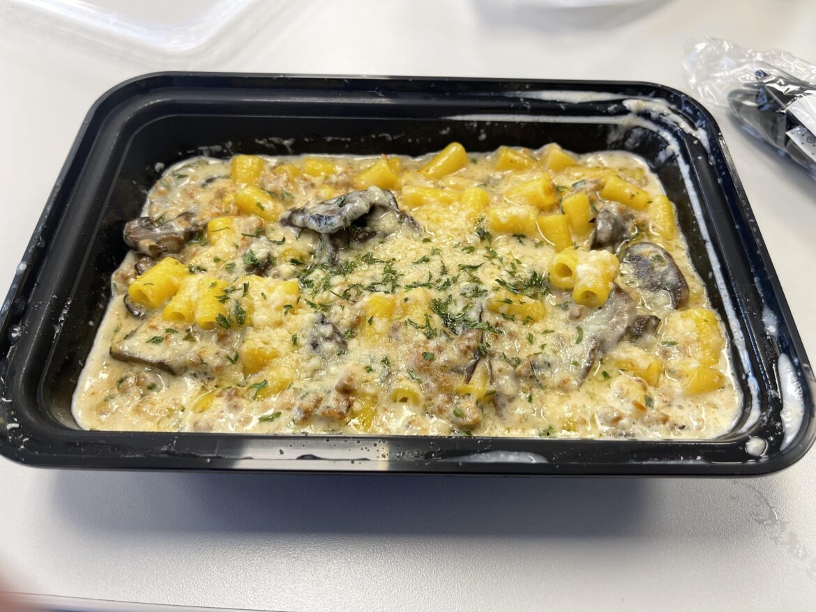 Maccheroni pasta with creamy sausage and mushrooms from ARTIPASTA