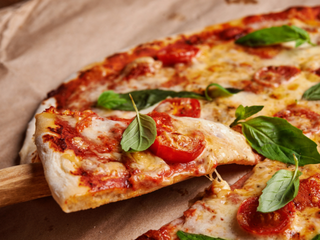 Margherita Pizza (Pan Method)