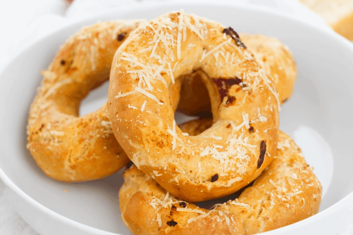 Sun-dried tomato Bagels