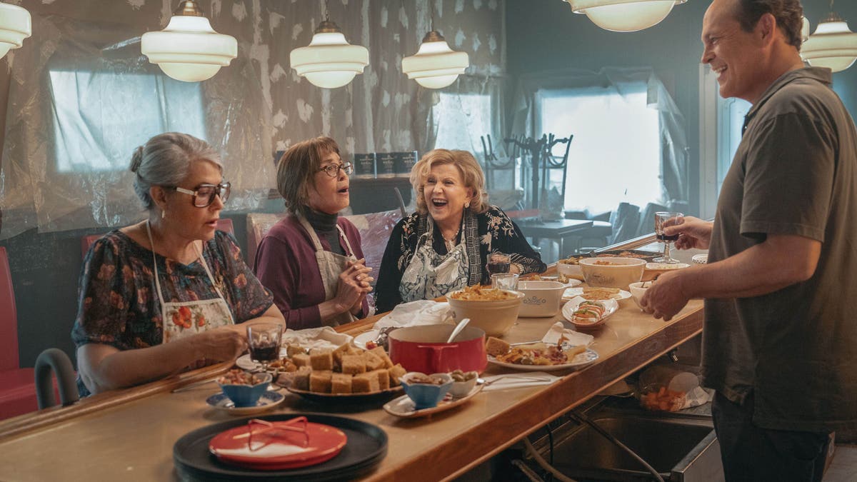 Lorraine Bracco as Roberta, Talia Shire as Teresa, Brenda Vaccaro as Antonella and Vince Vaughn as Joe Scaravella in Nonnas.