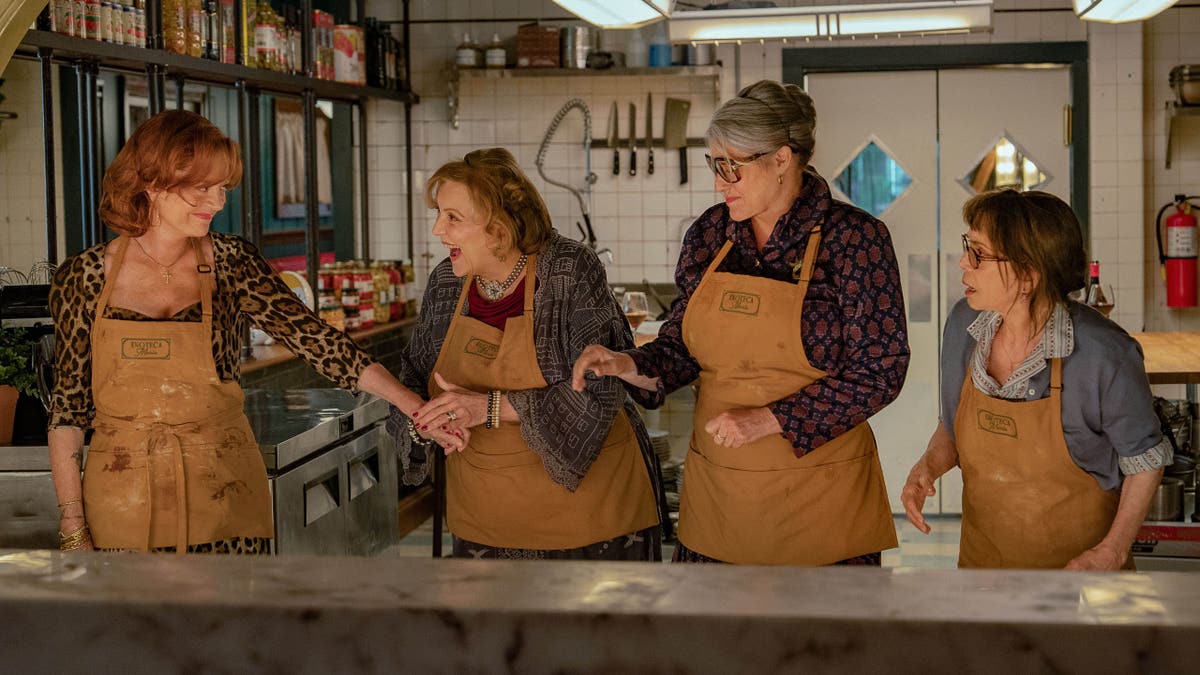 Susan Sarandon as Gia, Brenda Vaccaro as Antonella, Lorraine Bracco as Roberta and Talia Shire as Teresa in Nonnas