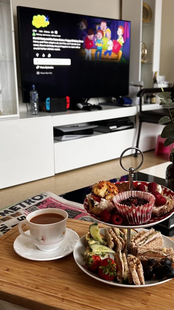 This isn’t quite the insane volume eat, but I was pretty proud of my 650 calories afternoon tea brunch spread so I wanted share