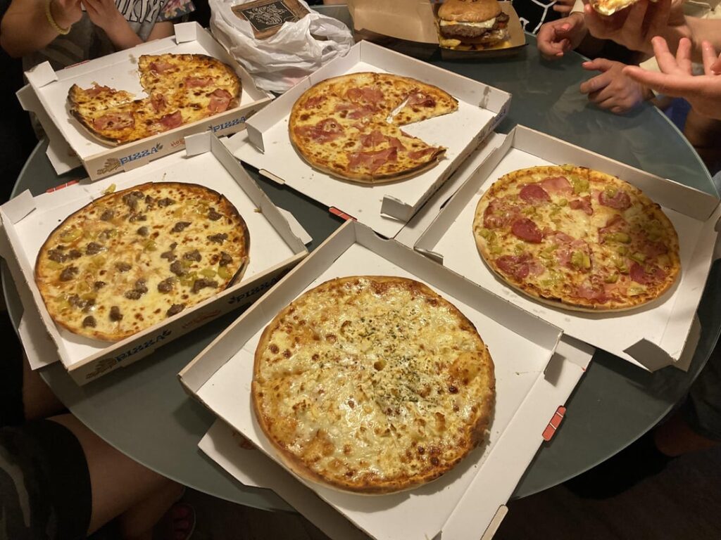 Pizza after a long road trip, like a deep pan, but not so thick. They were amazing, Munich 🍕🇩🇪