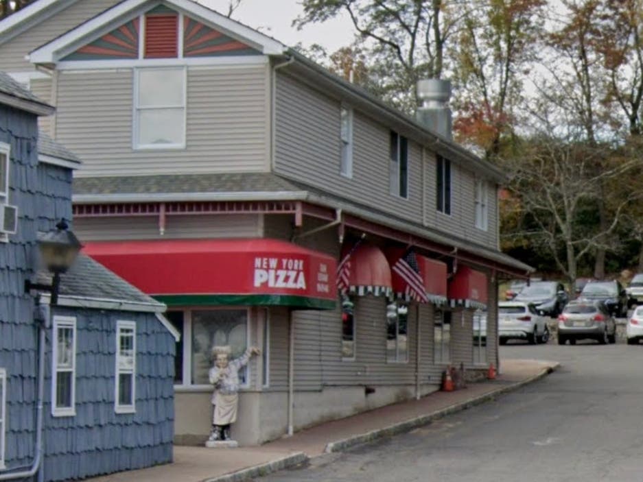 NY Super Bowl Champ Visits Morris Co. Pizza Joint For A Bite Patch News