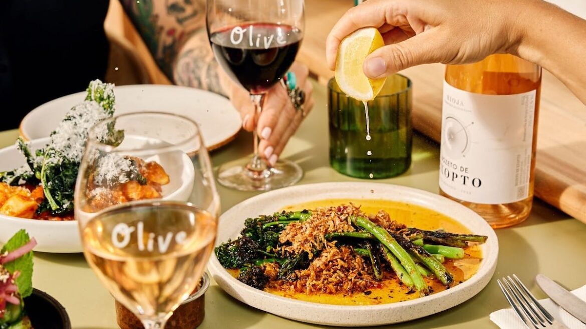 Callum Hann and Themis Chryssidisto to host Mediterranean wine lovers feast this August Callum Hann and Themis Chryssidisto to host Mediterranean wine lovers feast this August