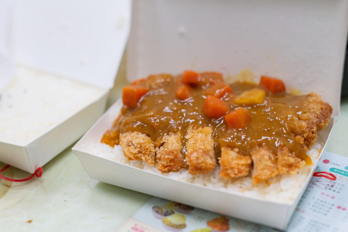 Curry: Are you a mixer, a scooper, or a dumper?