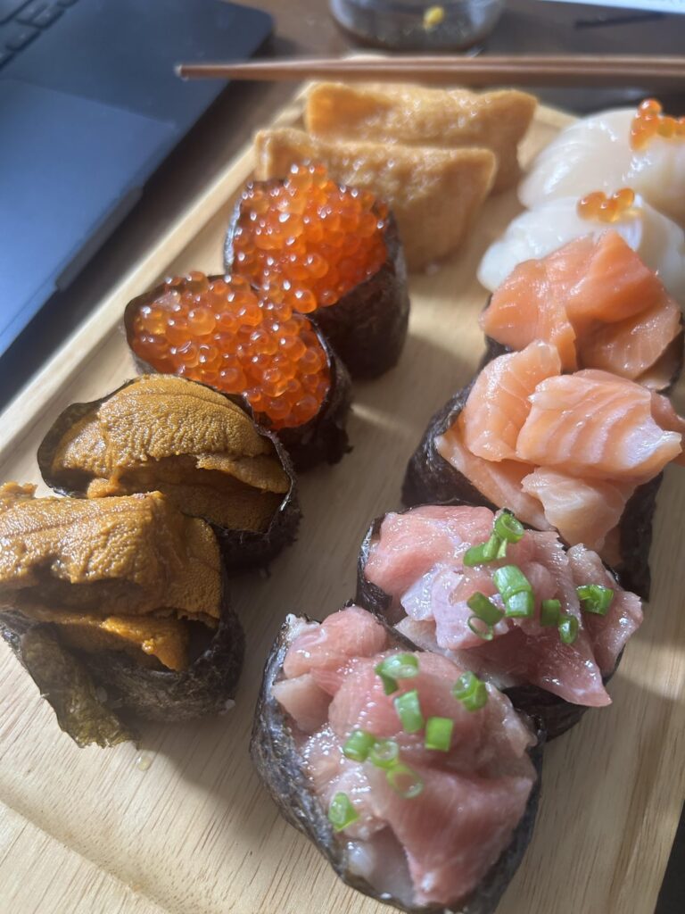 [homemade]Sushi by me vs Kaisen don by my partner