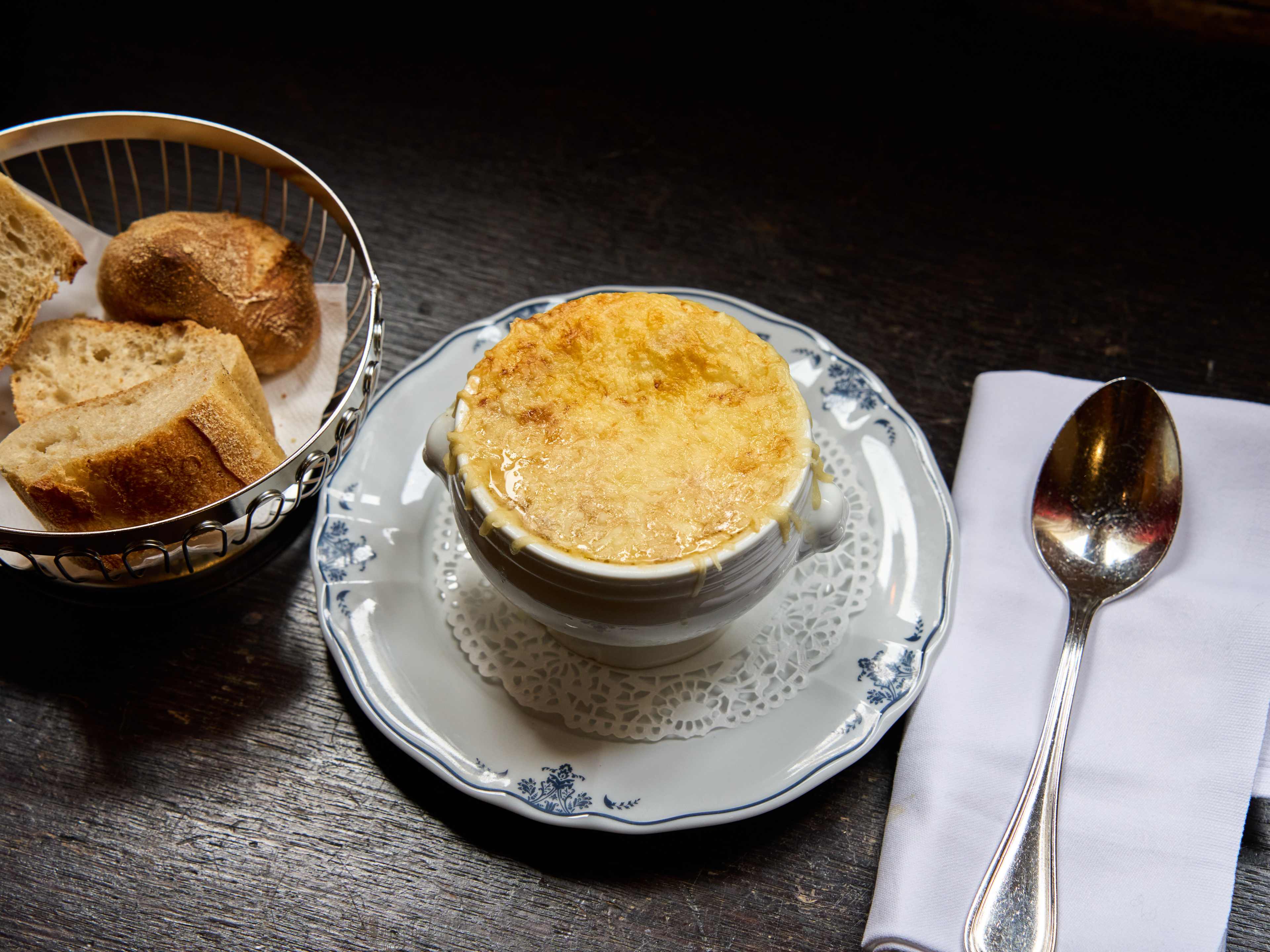 french onion soup and basket of bread