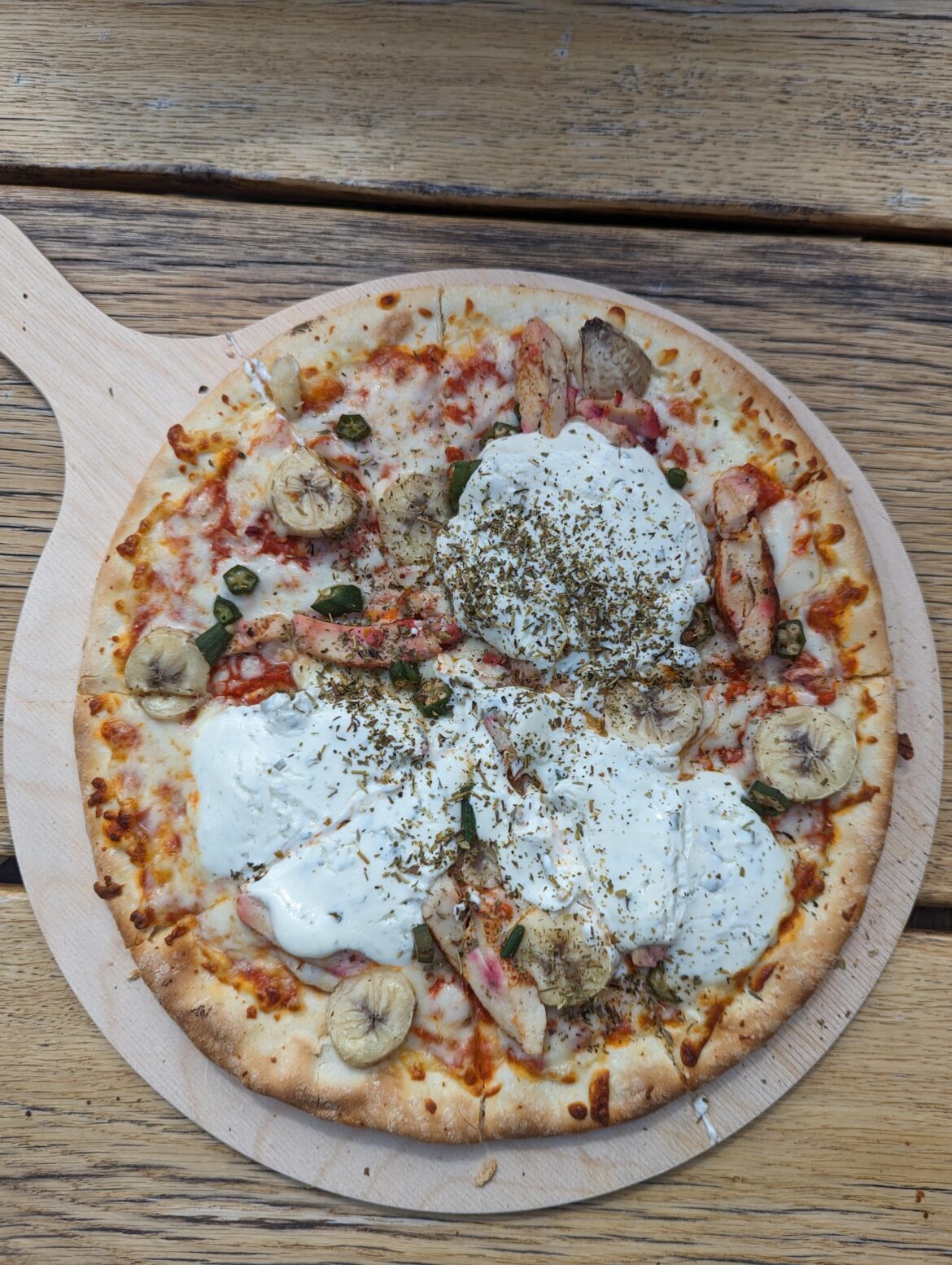 Banana, chicken and sour cream pizza