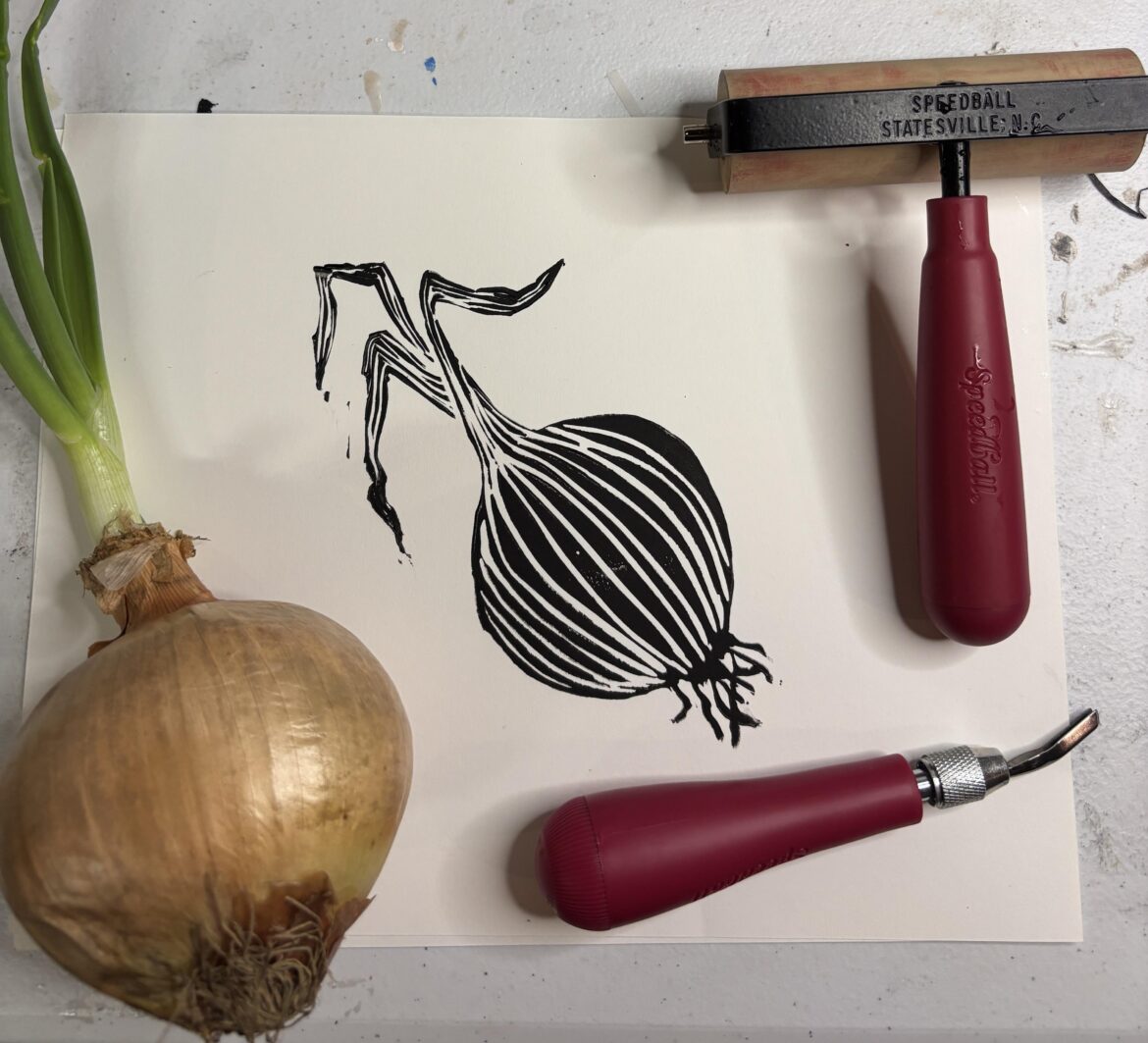 Simple Onion. Getting back into carving