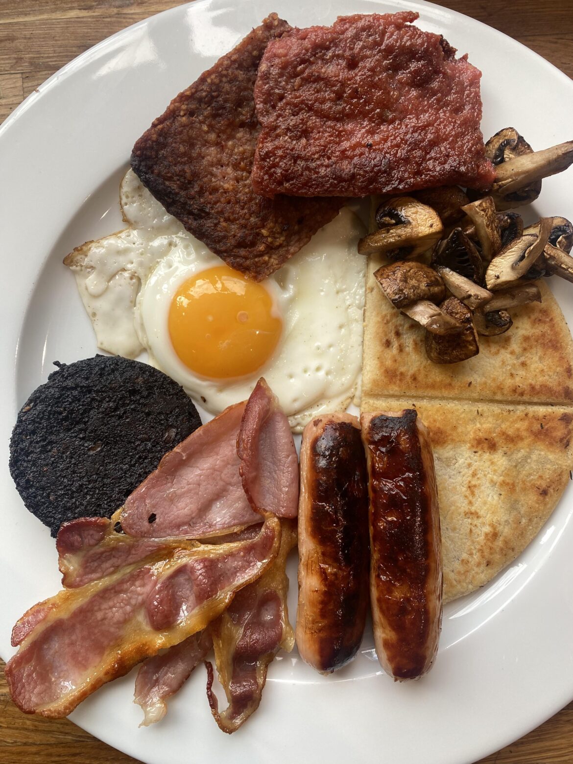 ‘Have you got your big plate Alan?’ - a quick breakfast pack for dinner