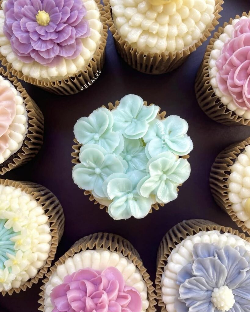 A second attempt at buttercream flower cupcakes!