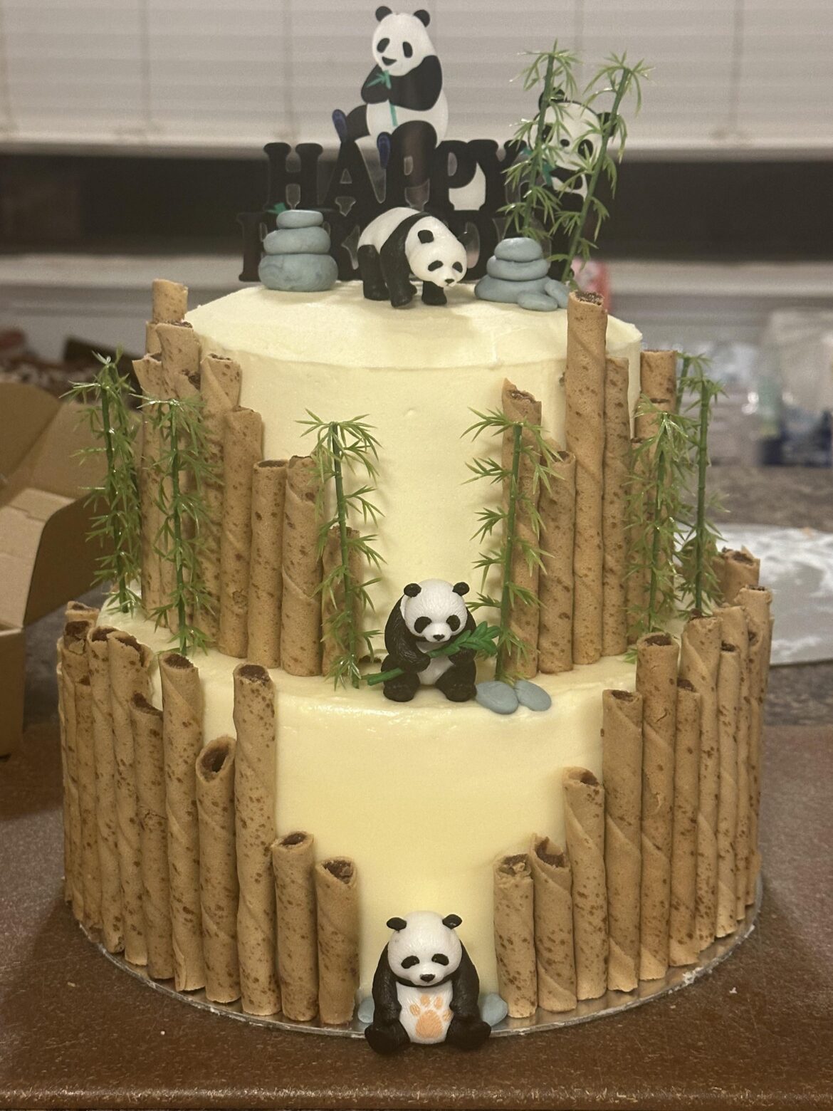 [homemade] panda cake for my friend