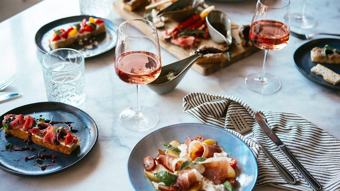 7 of the Best Budget Rosés Under $30, from Wine Pros 7 of the Best Budget Rosés Under $30, from Wine Pros