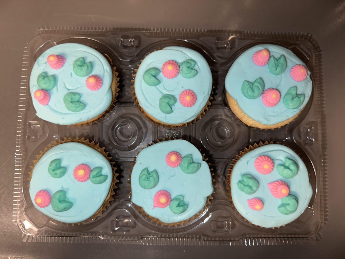 Lily pad cupcakes