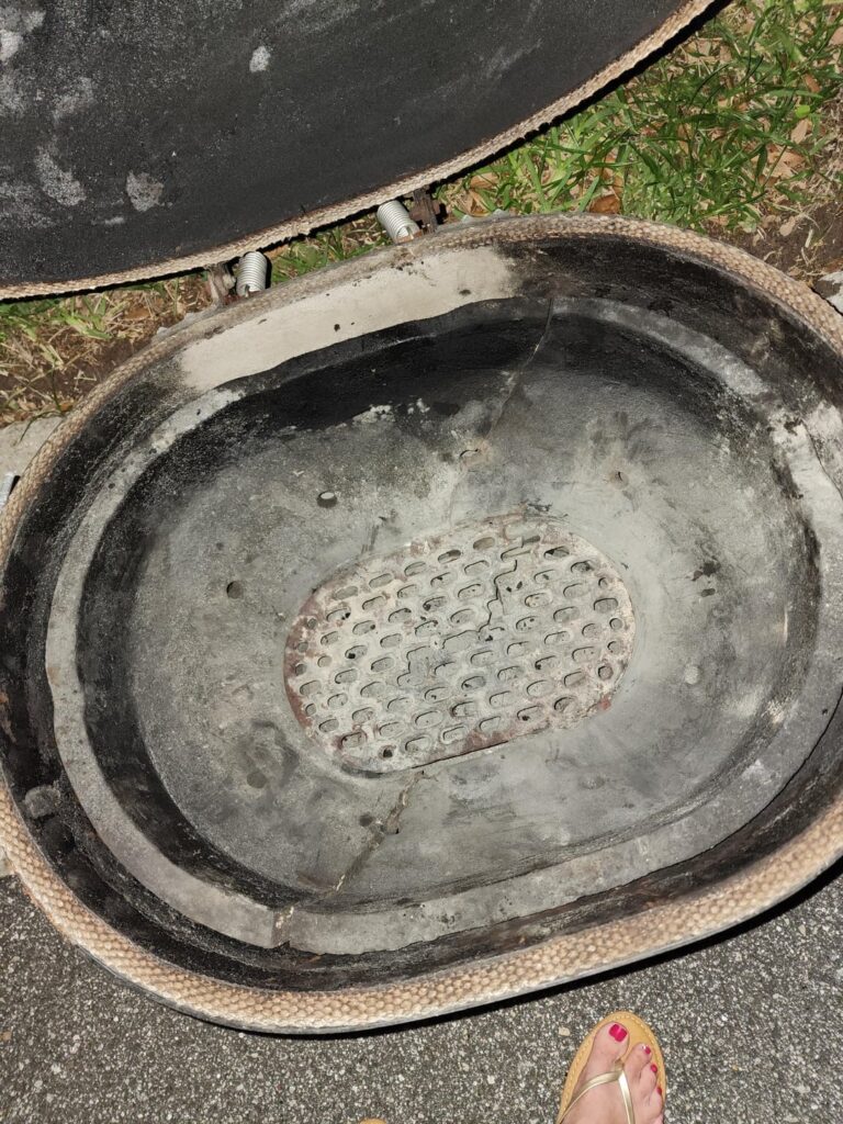 Cracked Firebox Primo Oval XL Kamado Grill worth saving?