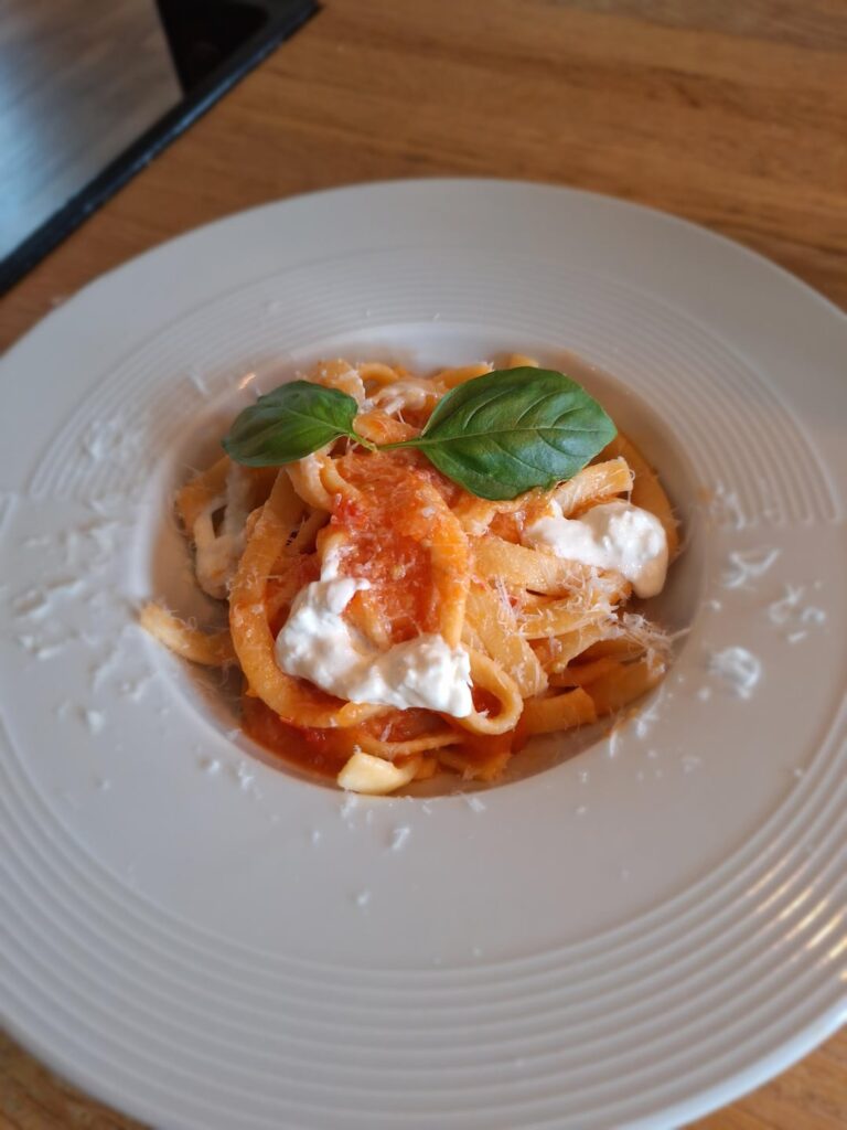 Tagiatelle roasted tomatoes