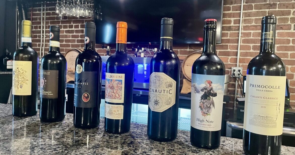 Reds, whites and blends: Liquor license in-hand, Tinto Italian eatery ready for a ribbon-cutting Reds, whites and blends: Liquor license in-hand, Tinto Italian eatery ready for a ribbon-cutting