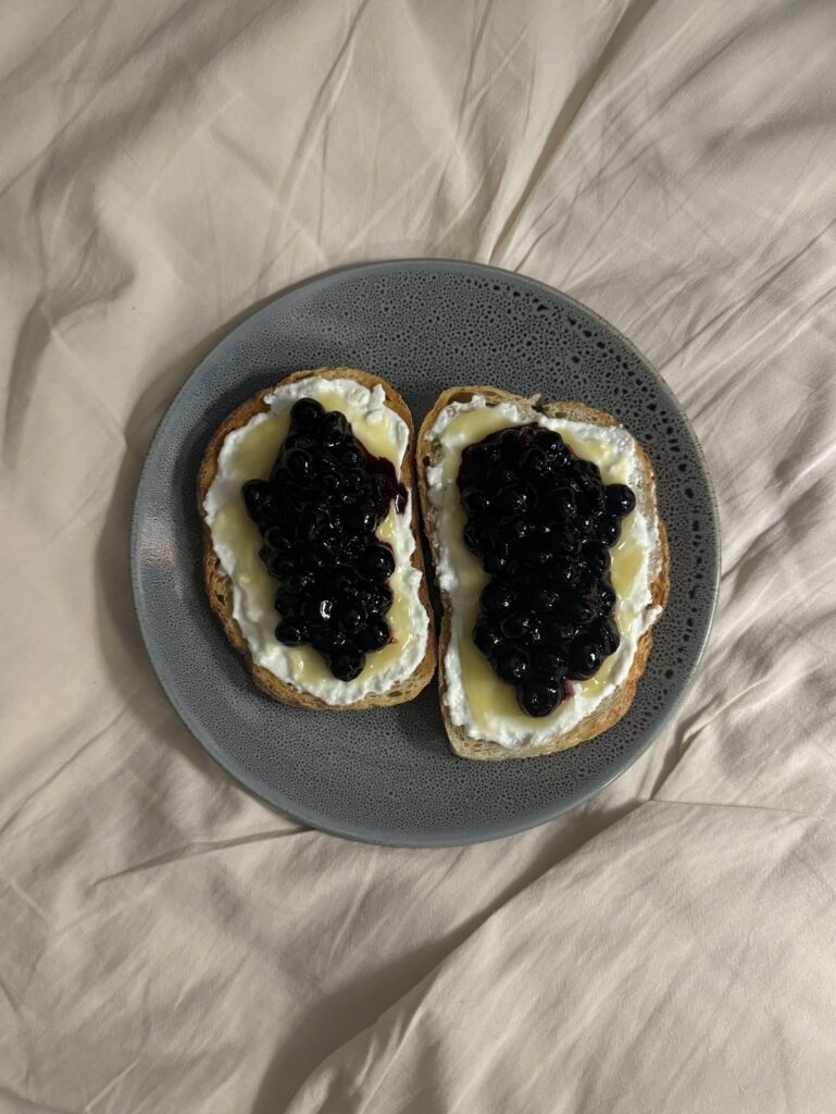 I have toast for dinner every night for around 300cals, here are some of my favourites ☺️🫶