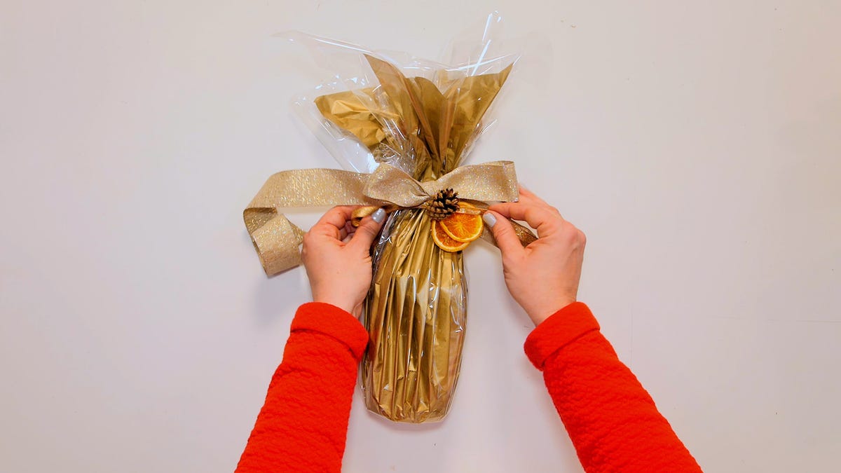 preview for How to wrap a present