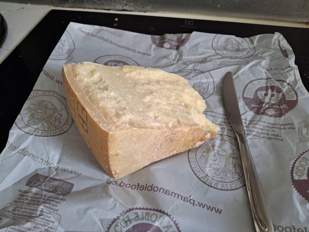 Today in my plate : a small piece of parmeggiano, and two pieces of goat cheese (dry and smoked)