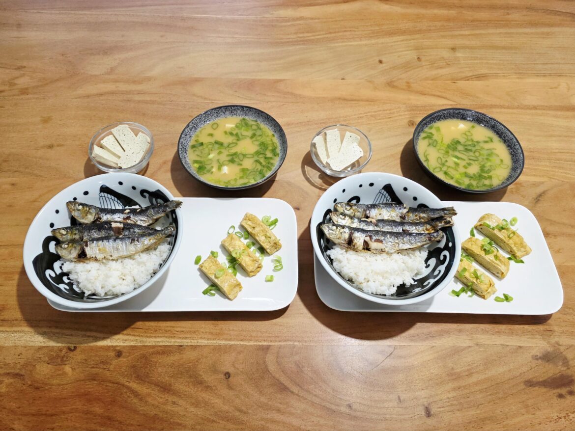 Sardine on rice, tamagoyaki & miso soup