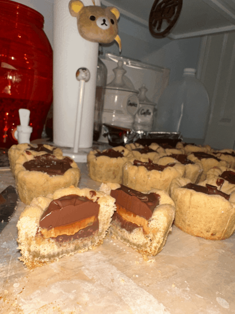 Peanut butter cup cookie 🥜🍫🍪