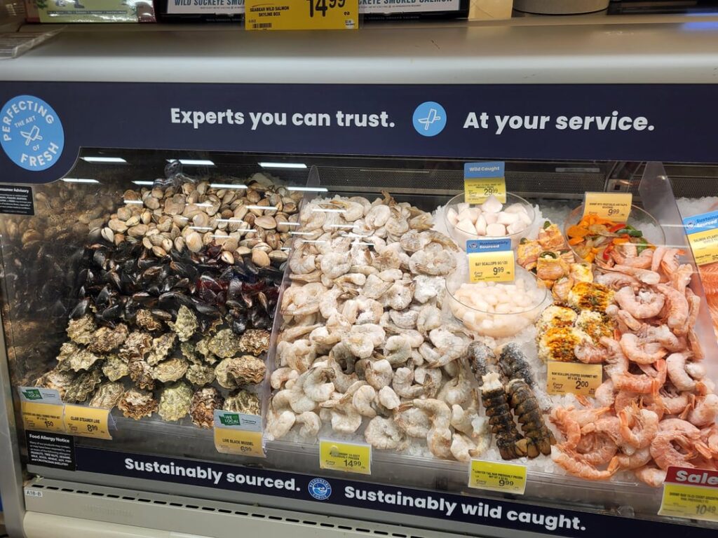 Both of these pictures were taken at Safeway. 🦐 🐟 🦀