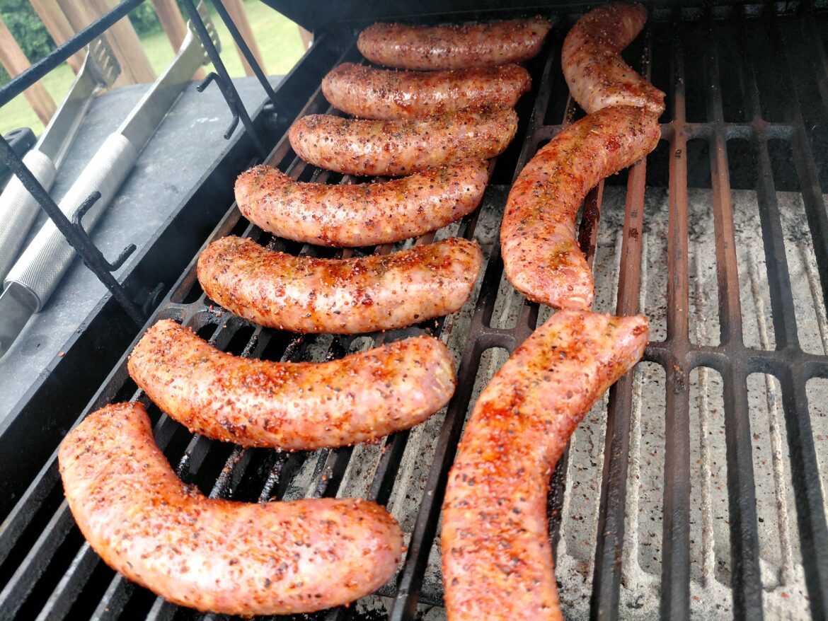 Can anyone explain to me why you never see smoked sausage or brats that have the casing seasoned. Or do i just live in a hole?