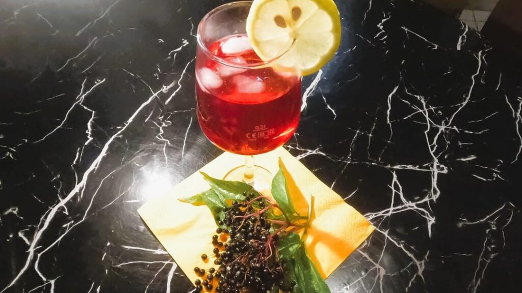 Juice made from ripe elderberries, my favorite, I make it every year, few people guess what it’s made from because hardly anyone makes it, because of the rumors that the berries are dangerous to health…well, my company isn’t, the juice made from them is great . Procedure is in the comments Cheers Juice made from ripe elderberries, my favorite, I make it every year, few people guess what it's made from because hardly anyone makes it, because of the rumors that the berries are dangerous to health...well, my company isn't, the juice made from them is great . Procedure is in the comments Cheers