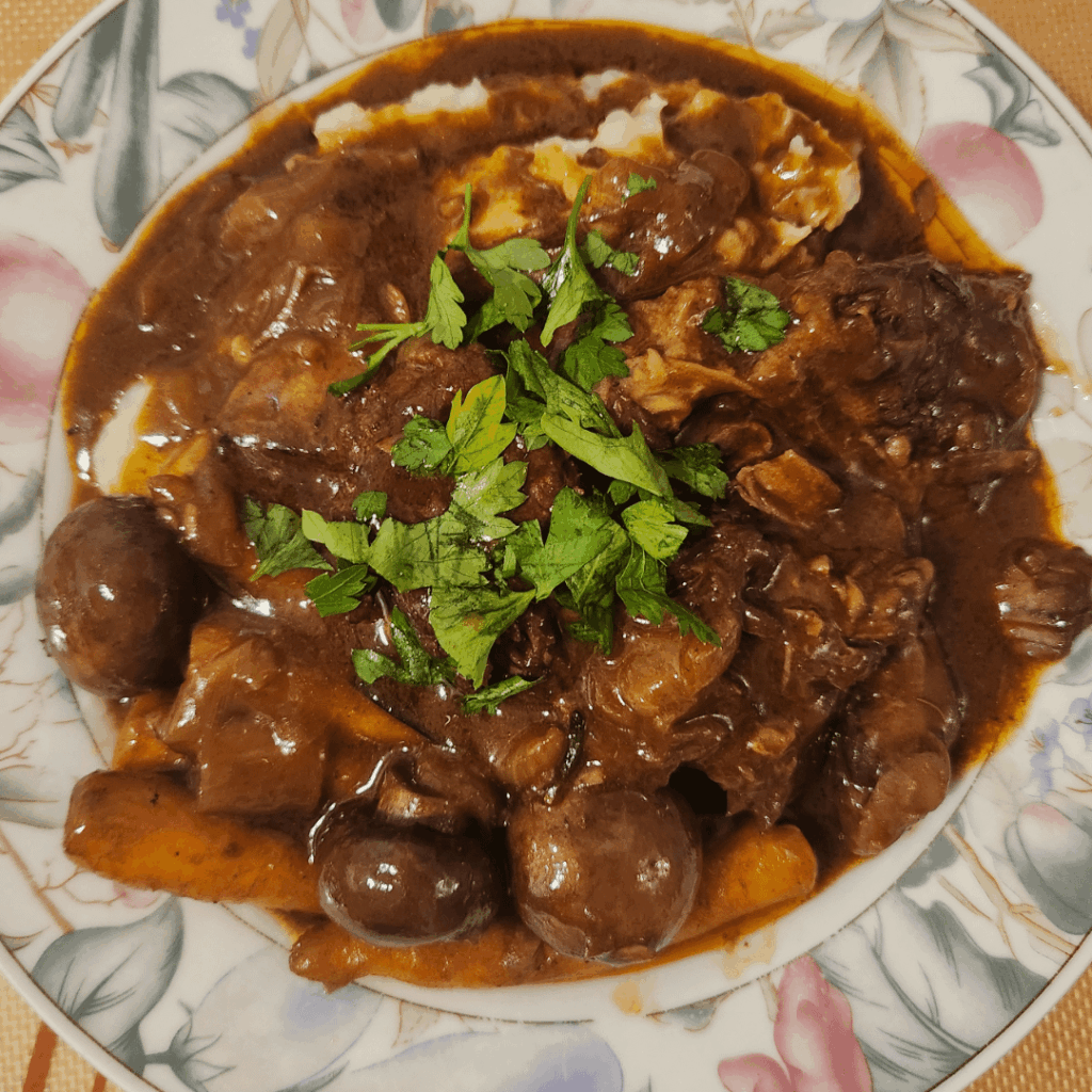 Heated up the whole house to make this pot roast w mashed potatoes. 11/10 worth it.