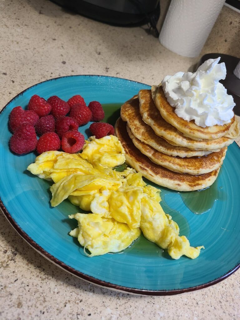 Sometimes you just need to have breakfast for dinner 🍽 😋