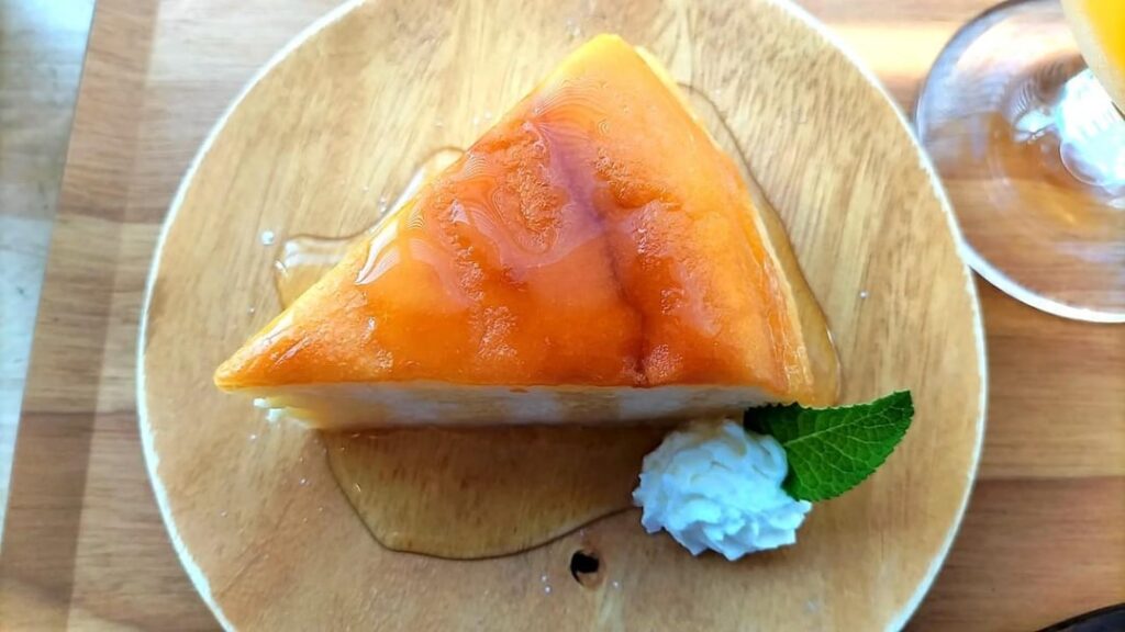 On a Citrus Island in Yamaguchi, a Honey Café Gave Us the Sweetest Pause On a Citrus Island in Yamaguchi, a Honey Café Gave Us the Sweetest Pause