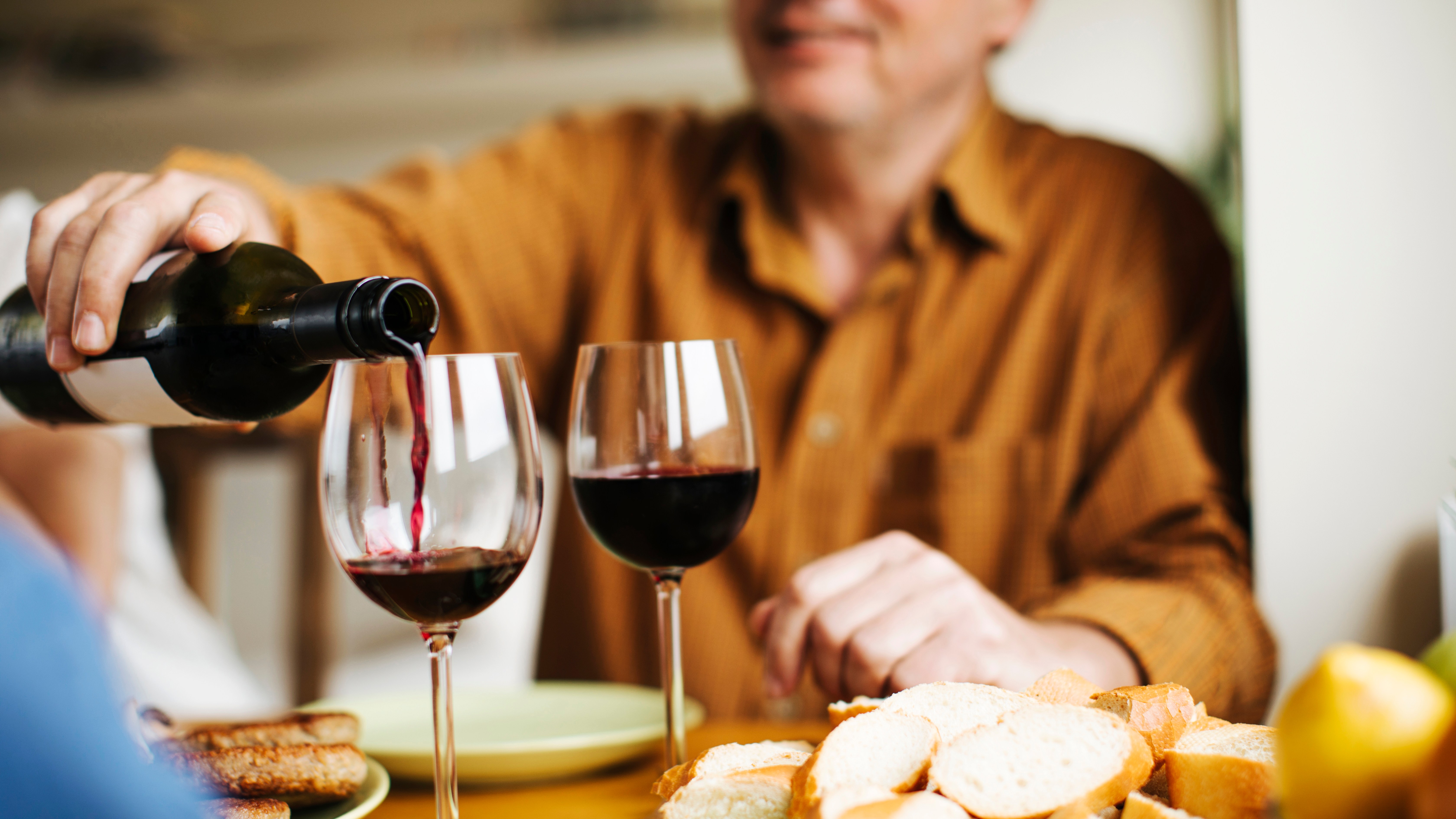 To bring or not to bring wine: that is the question