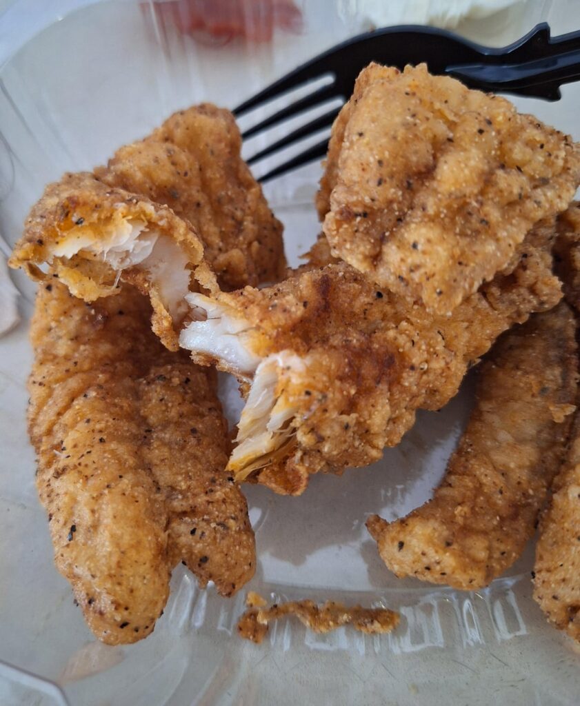 How many calories in this portion of fried fish? 500?