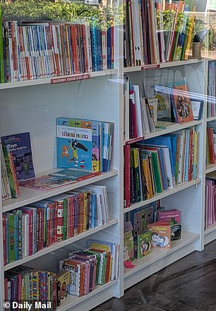 The French Corner sells French language books