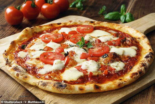 Elena, who is from Bisceglie, had ordered a tricolore pizza - which typically features pesto, mozzarella, and tomatoes - but had asked the serve to change two ingredients