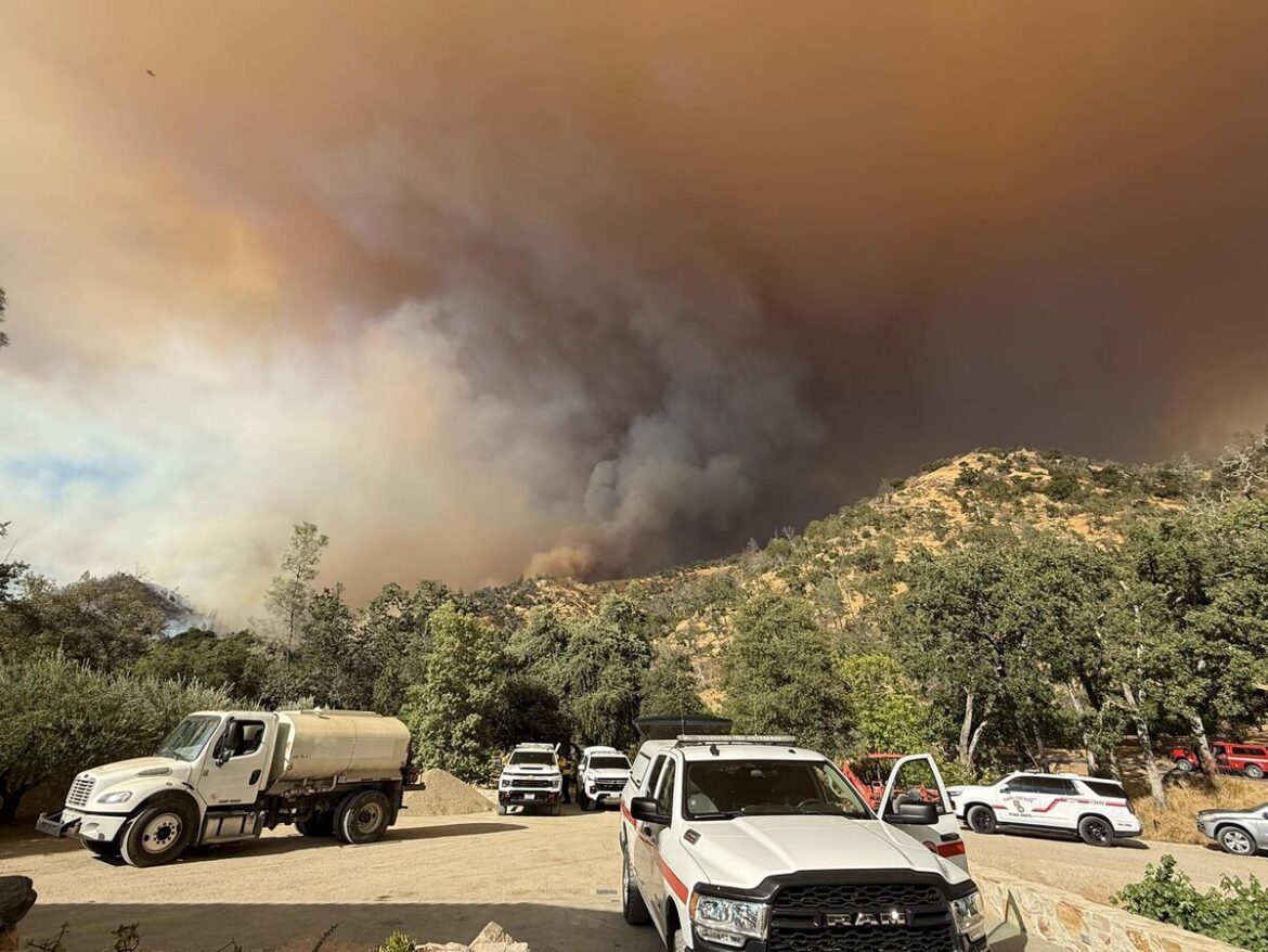 Pickett Fire: Wildfire Near Calistoga in California Forces Evacuations Pickett Fire: Wildfire Near Calistoga in California Forces Evacuations