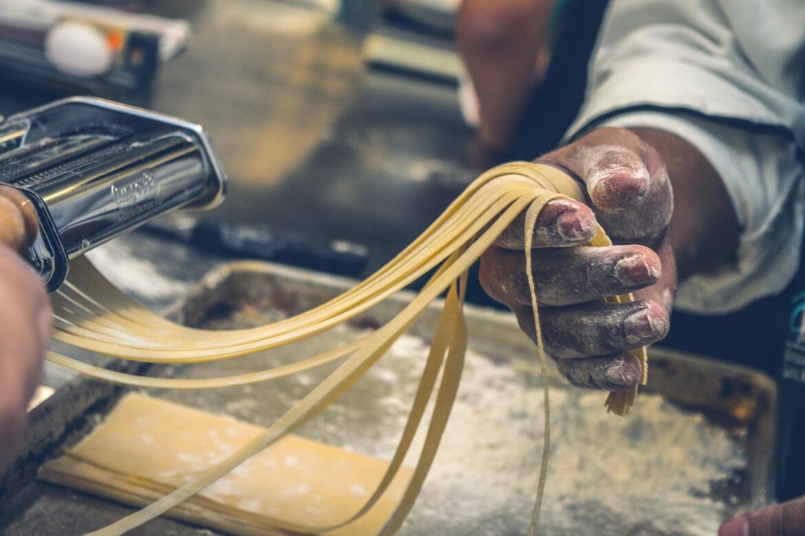 Wrong ingredients? A British food website’s recipe is criticized for “distorting” the classic Roman pasta dish Wrong ingredients? A British food website's recipe is criticized for "distorting" the classic Roman pasta dish