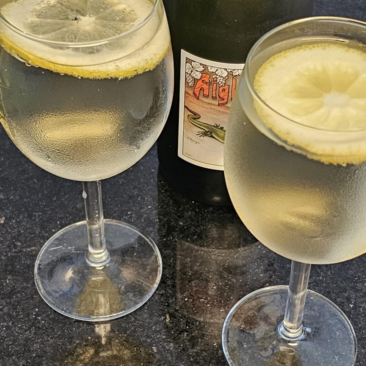 Starting the Weekend with a "Gschprützte Wiisse"; how's it called at your place?