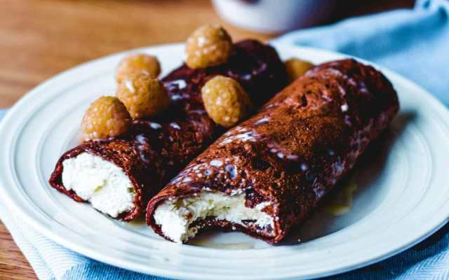 Chocolate Crêpes With Banana Cheesecake Cream 