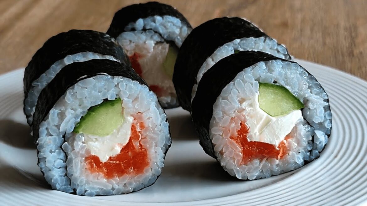 Smoked Salmon Cream Cheese Sushi Roll | Easy Homemade Sushi Recipe Smoked Salmon Cream Cheese Sushi Roll | Easy Homemade Sushi Recipe