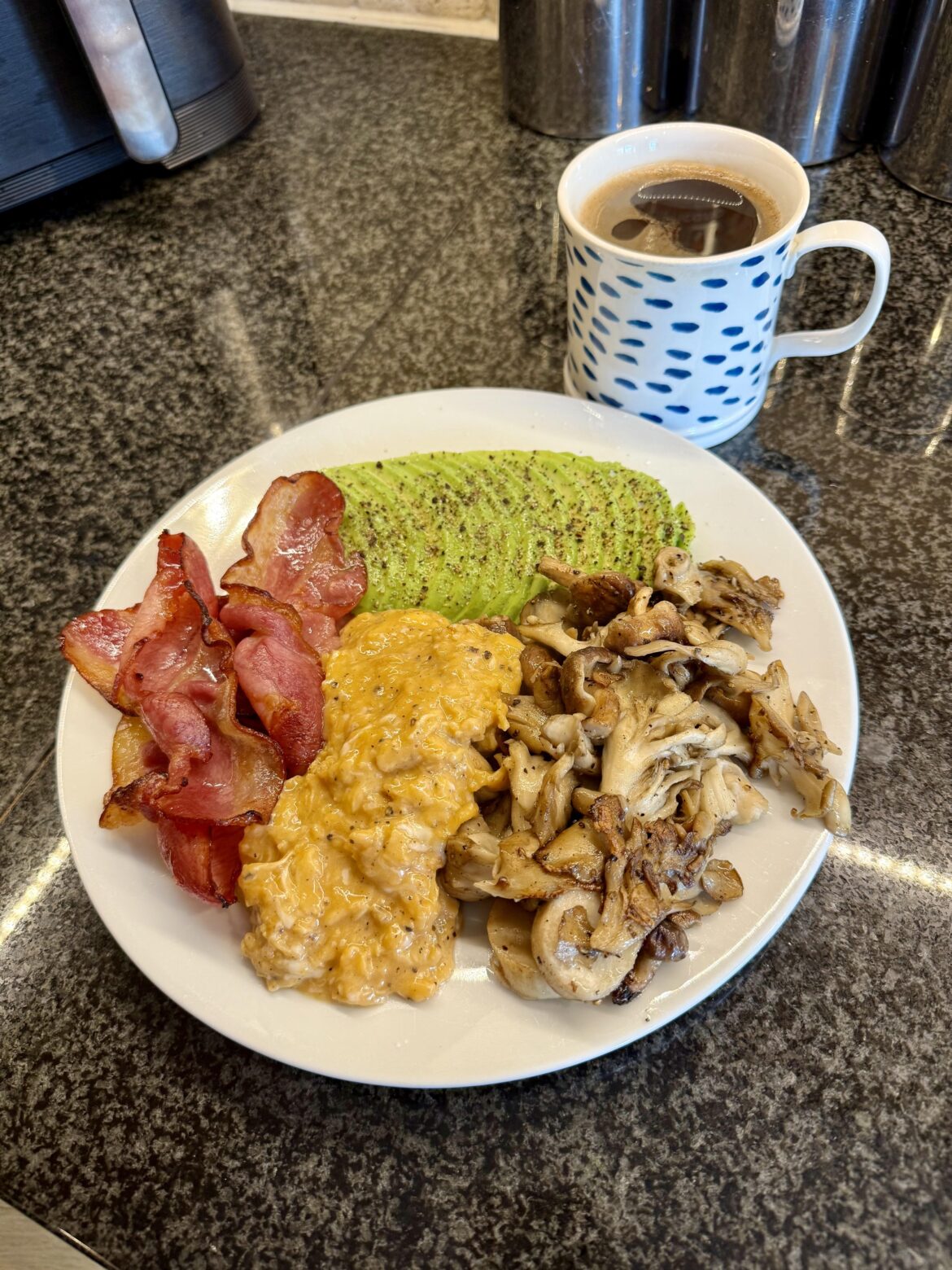 Burford Brown scramble, maple cured bacon, mixed woodland mushrooms, sliced avocado