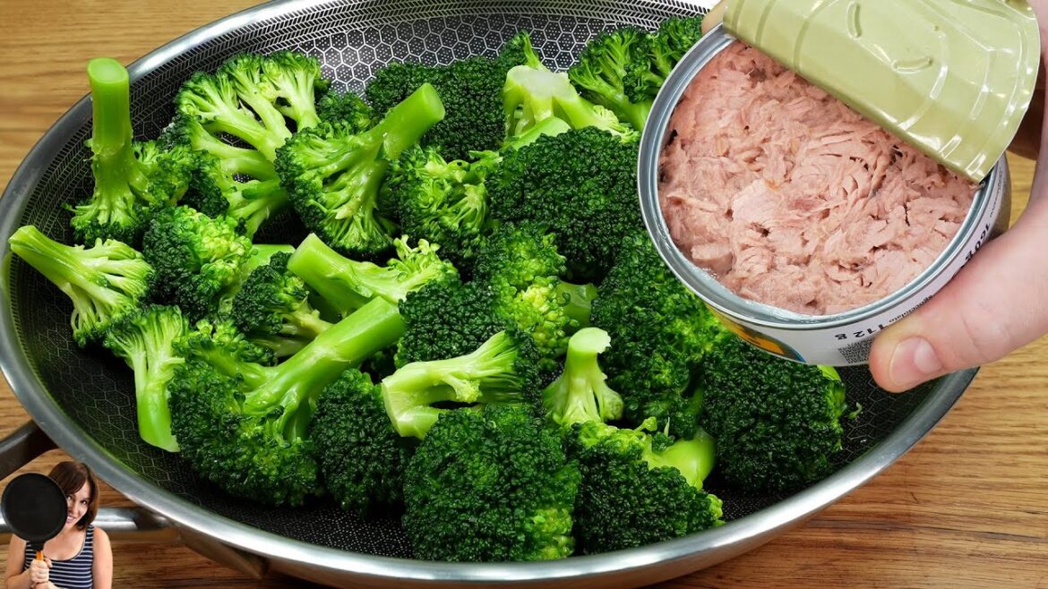 If you have broccoli and canned tuna at home. It's so delicious that I cook it every weekend.