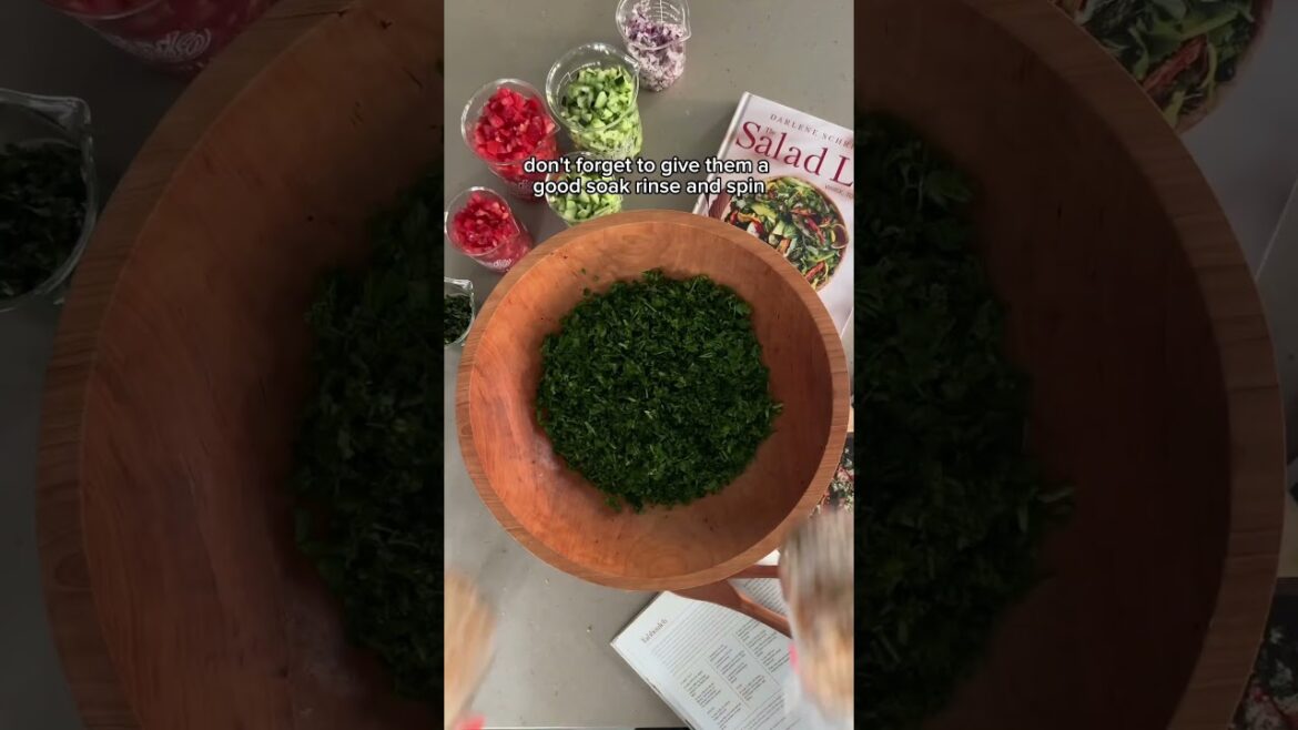 Tabbouleh Salad lemon, EVOO dressing, parsley, tomatoes, red onion, cucumber and bulgar wheat