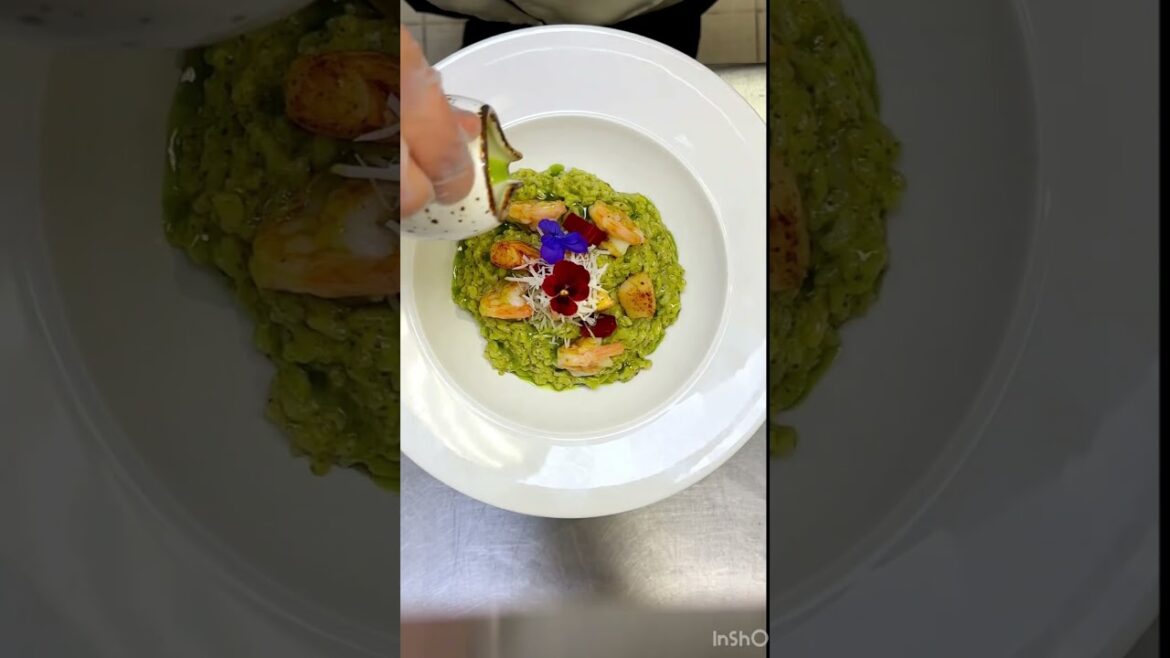 pesto risotto with sea food#youtubeshorts #food #foodie #ytshorts #viral #trending by #cheffood