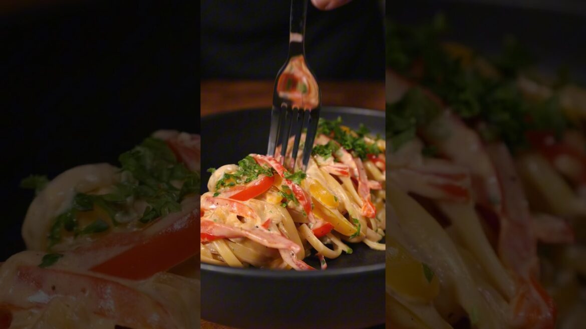 Bell Pepper Pasta #greenonion #cooking #pastarecipe #asmrcooking #asmrshorts #creamypasta #viral